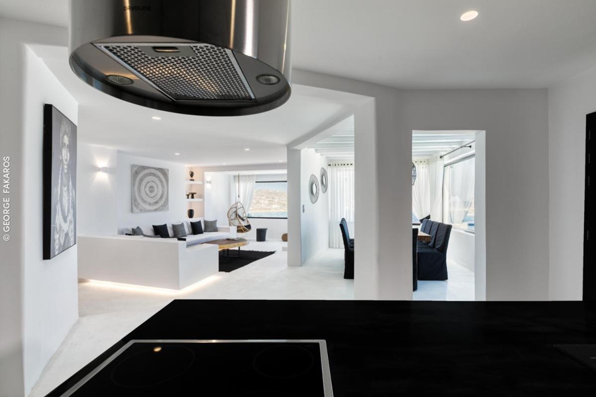 Psarou Black * Mykonos Town