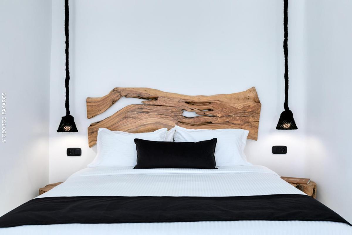 Psarou Black Mykonos Town