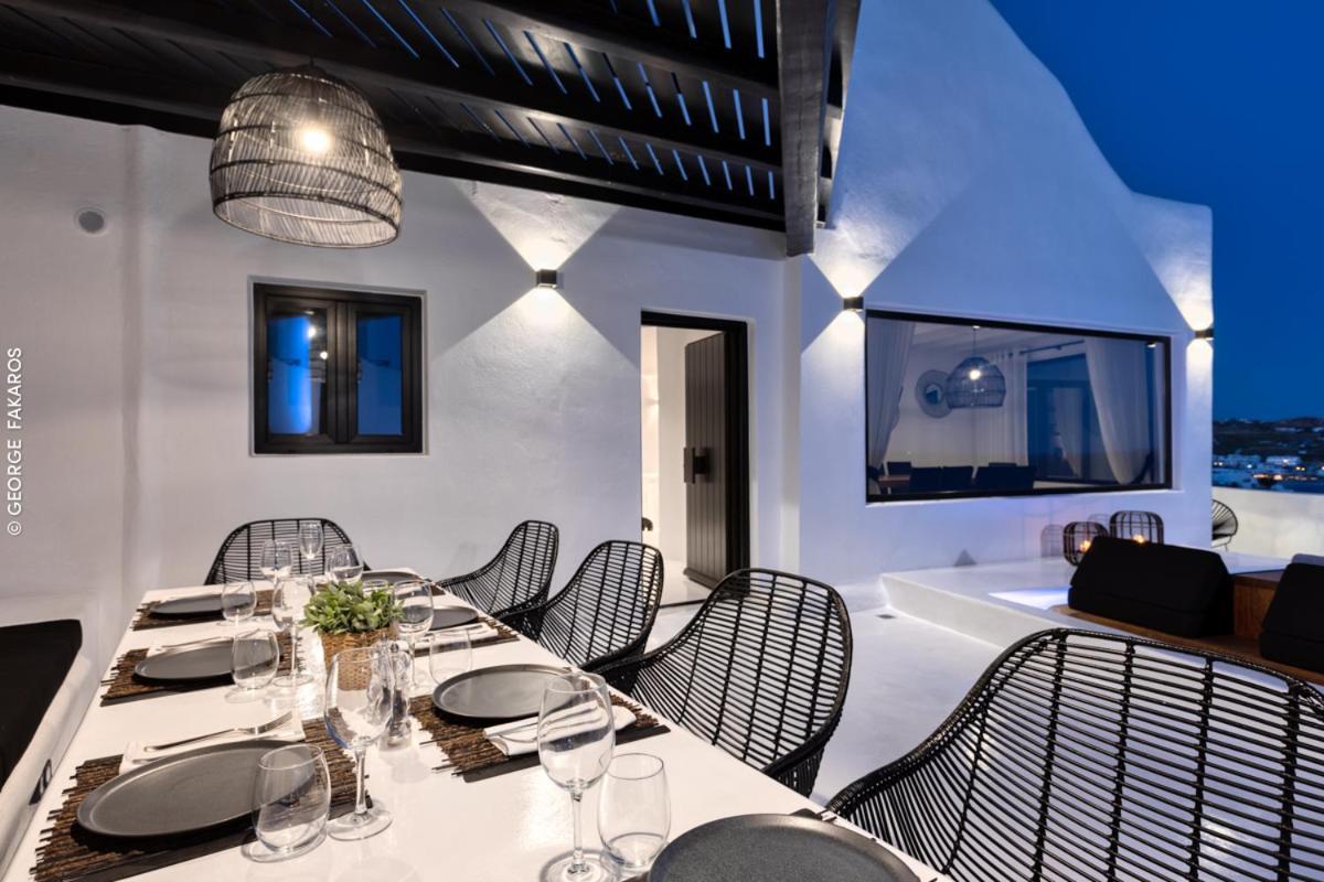 Psarou Black Mykonos Town