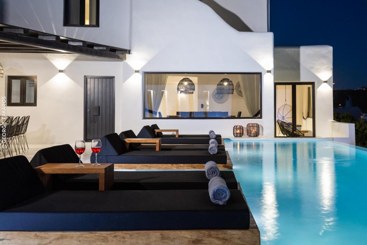 Psarou Black Villa