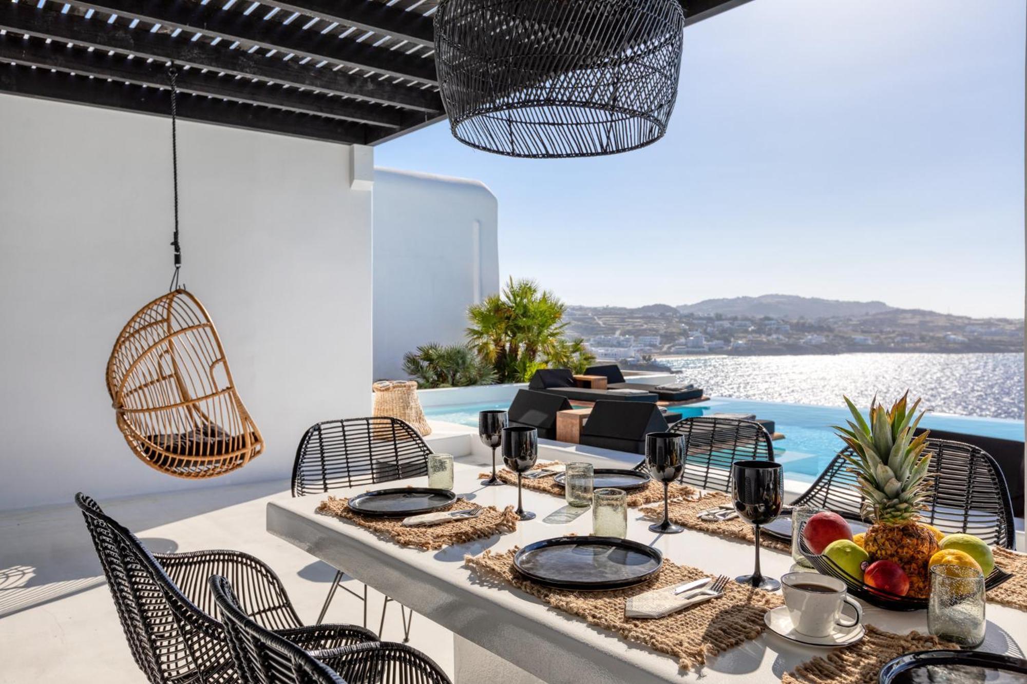 Psarou Black * Mykonos Town