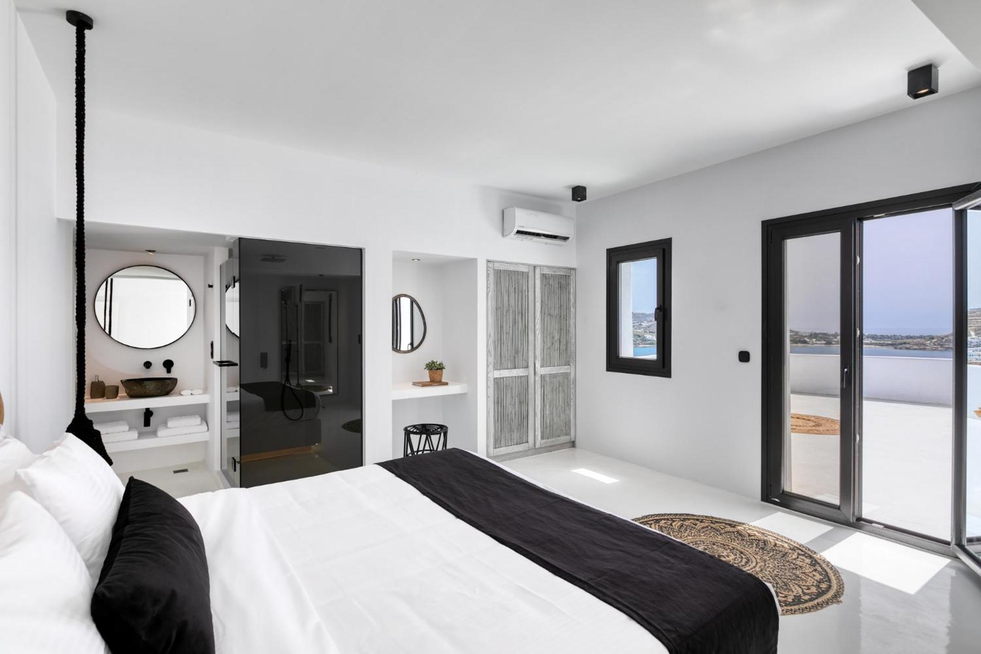 Psarou Black Villa