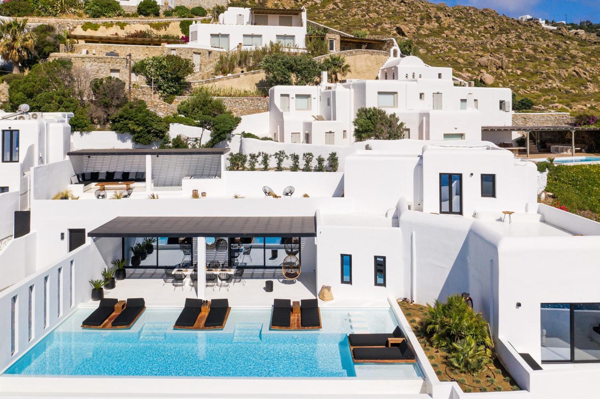 Psarou Black Villa
