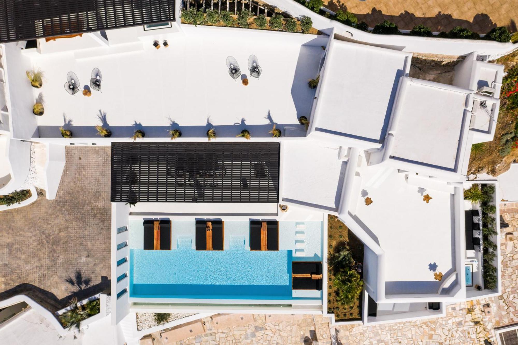 Villa Psarou Black *