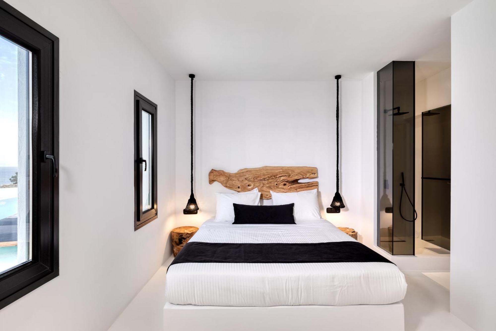 Psarou Black Mykonos Town